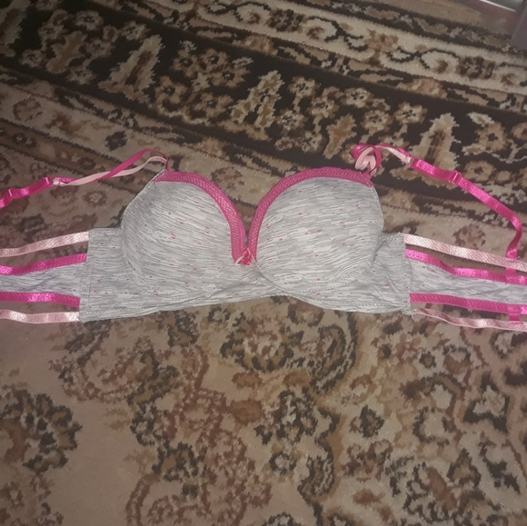 34B Bra - Picture 3 of 4